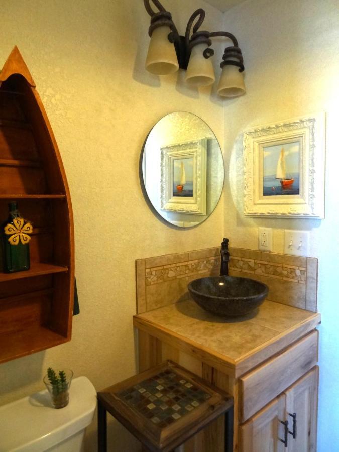 Poolside King Cabana With Full Kitchen, King Bed, Sleeper Sofa And Pool Access, Hotel Room Mount Ida Kültér fotó