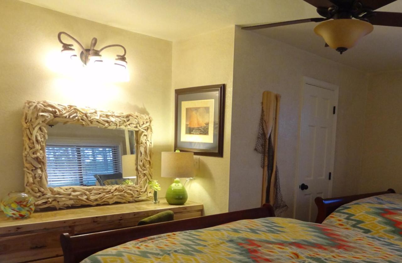 Poolside King Cabana With Full Kitchen, King Bed, Sleeper Sofa And Pool Access, Hotel Room Mount Ida Kültér fotó